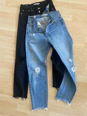 Levi's Wedgie Straight Jeans - Bundle of 2 pairs - Black and Light Blue